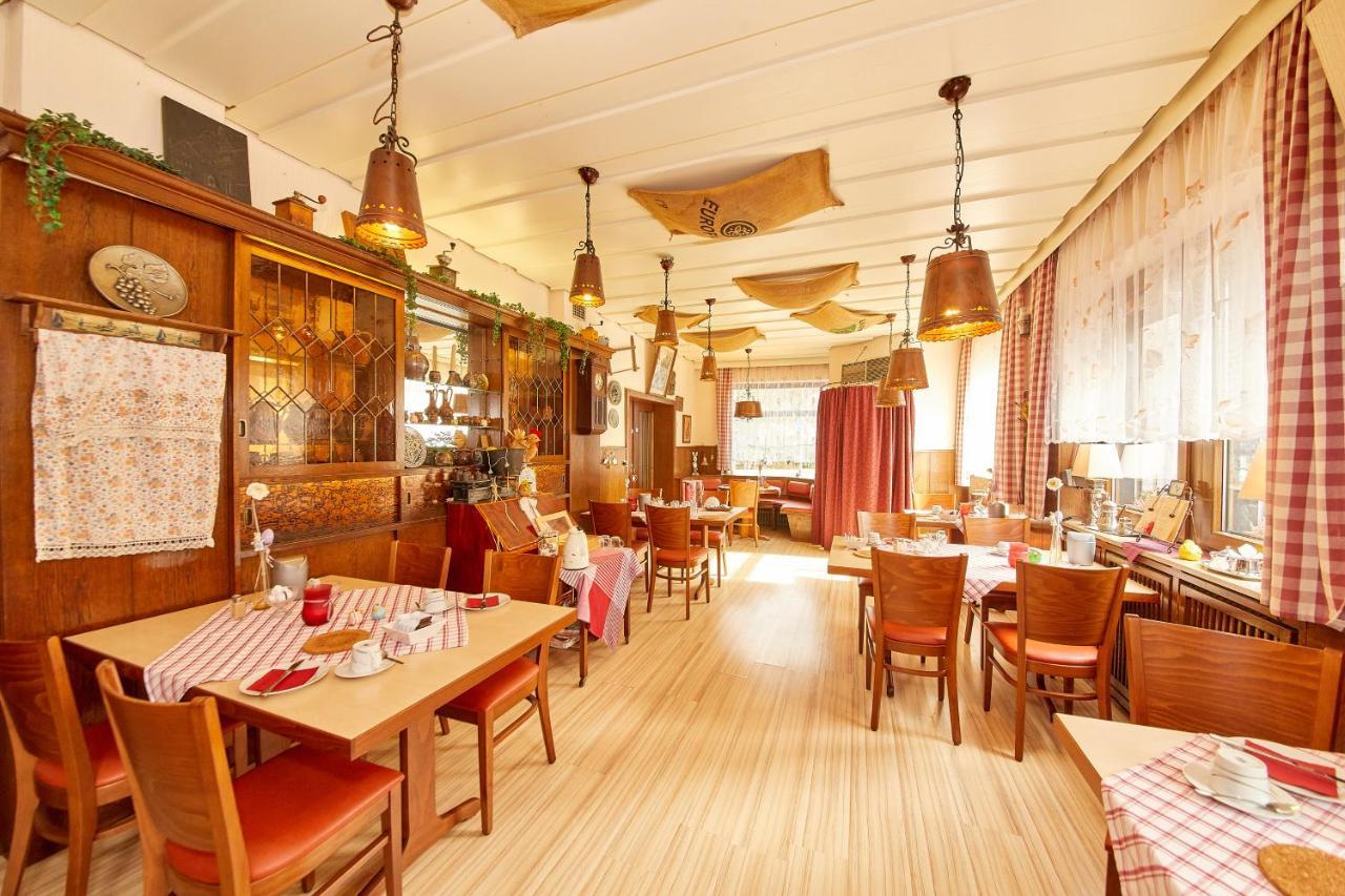 Hotel Zum Dicken Baum Mayen Extérieur photo
