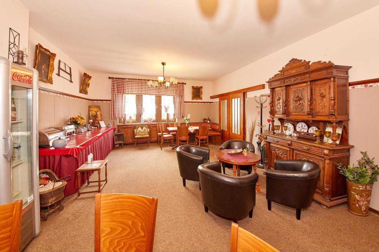 Hotel Zum Dicken Baum Mayen Extérieur photo